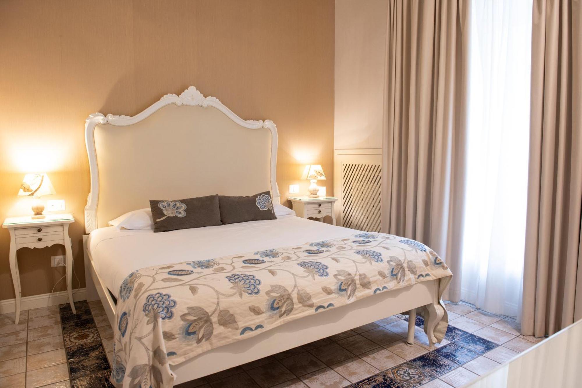 Certosa Suite Neapol Zewnętrze zdjęcie